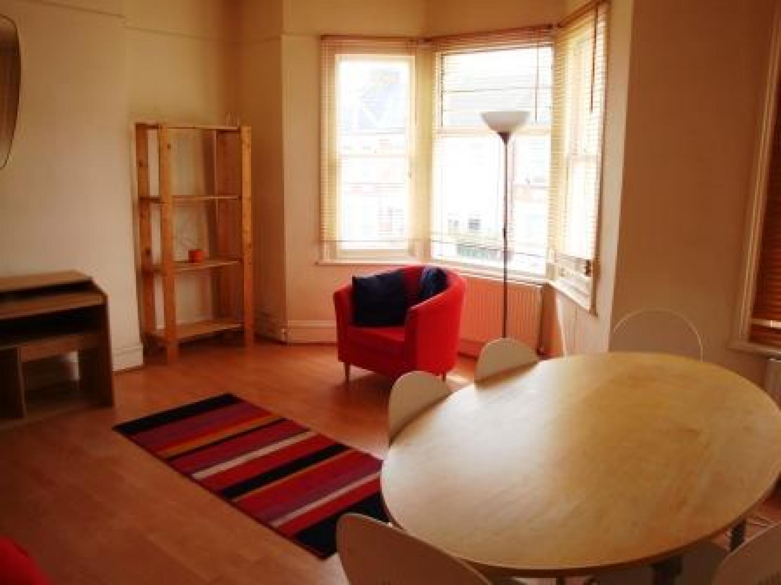 			6 Month Let Only, 2 Bedroom, 1 bath, 1 reception Flat			 Donaldson Road, QUEENS PARK NW6